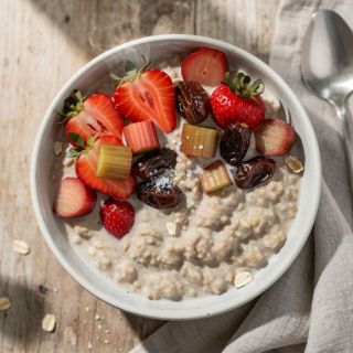 Strawberry Rhubarb Oatmeal